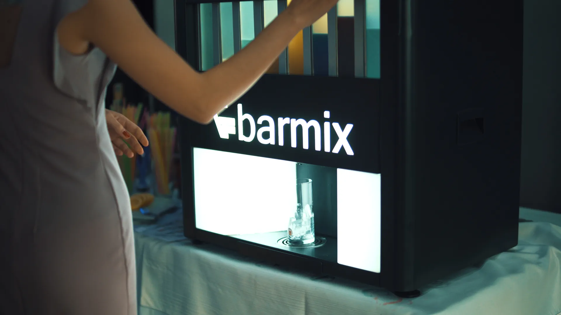 Wynajem Barmixa – Automatyczny Barman na Wesela, Eventy i Imprezy.