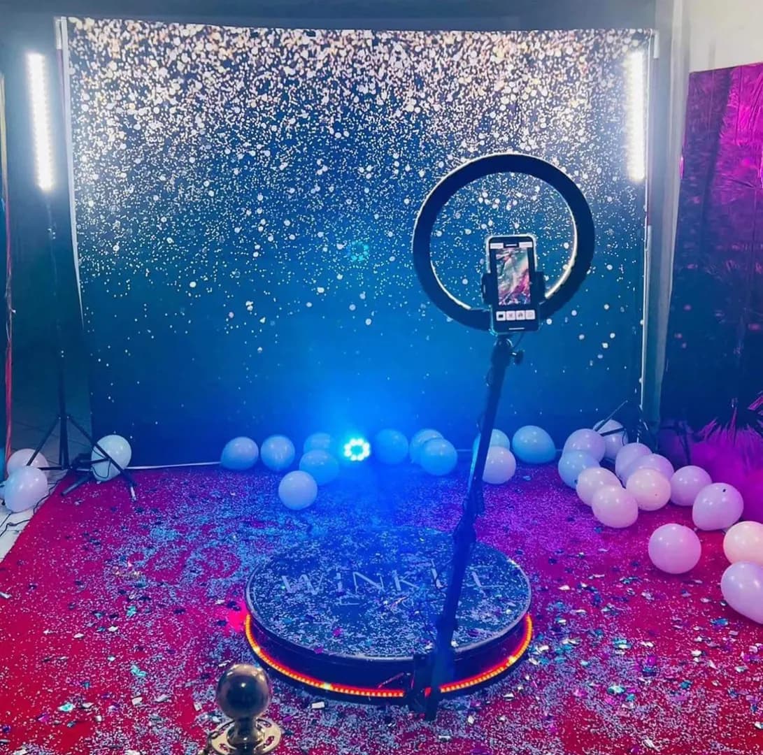 Fotobudka 360 – niezapomniane wideo z Twojej imprezy