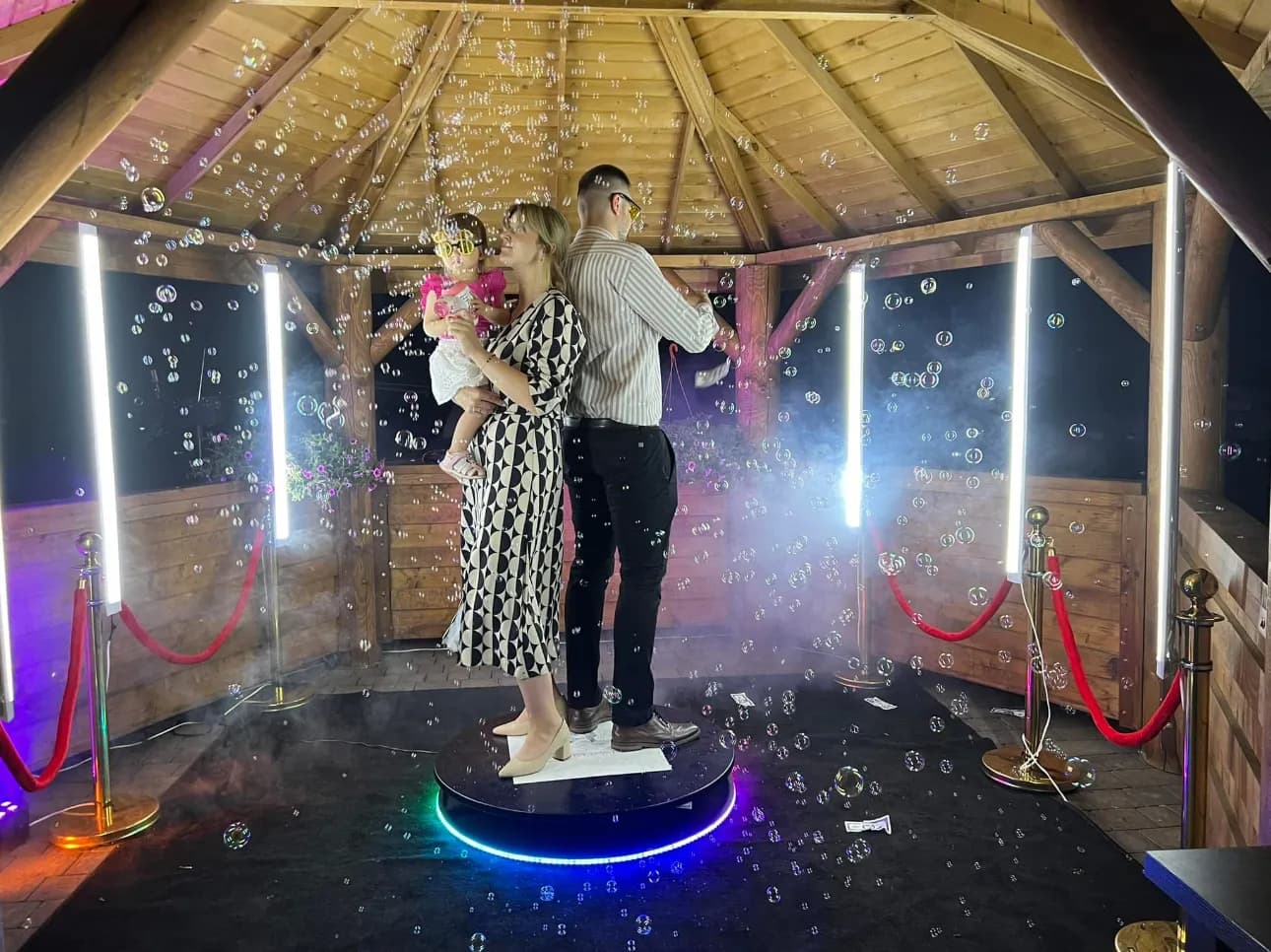 Fotobudka 360 – niezapomniane wideo z Twojej imprezy