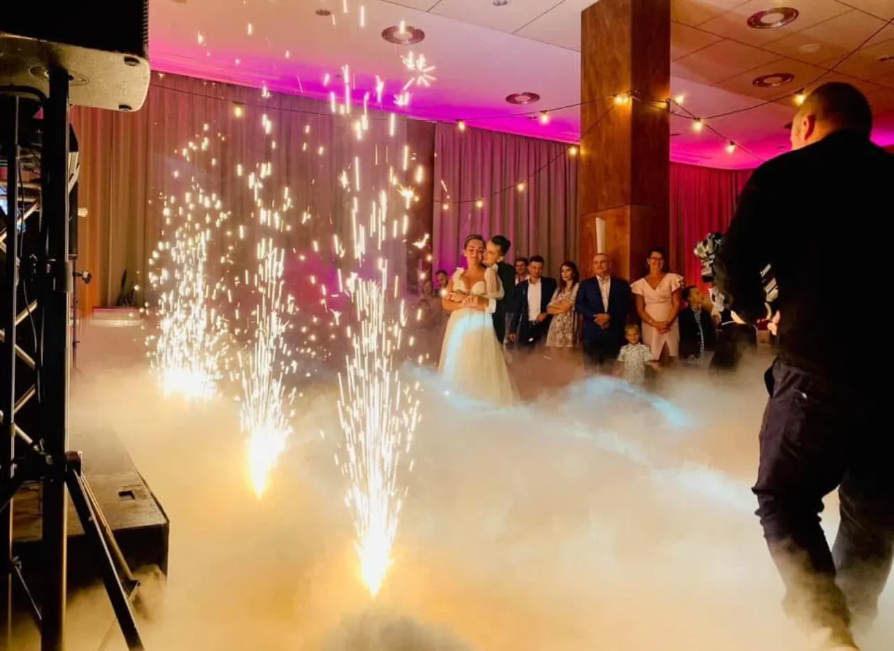 Fontanny sceniczne - efekt iskier