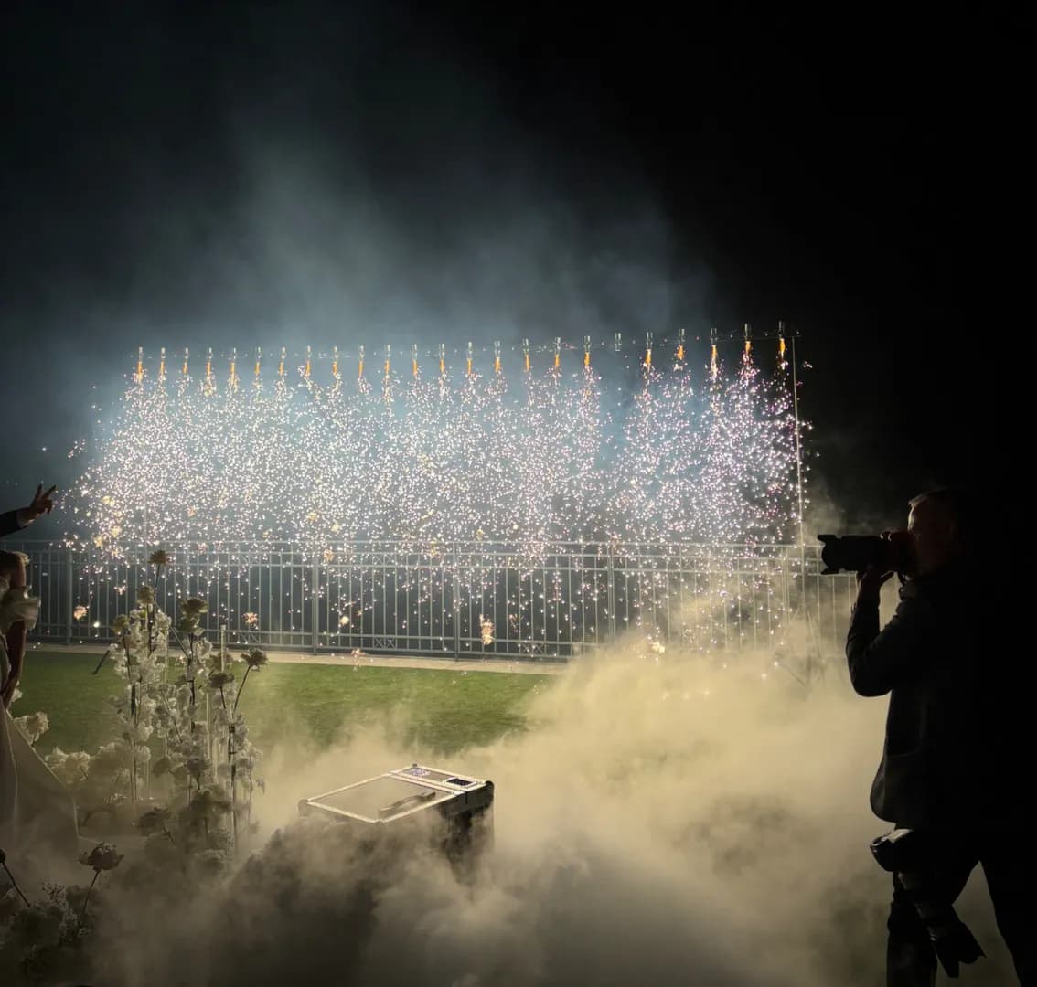 Pokaz „Wodospad” do tortu