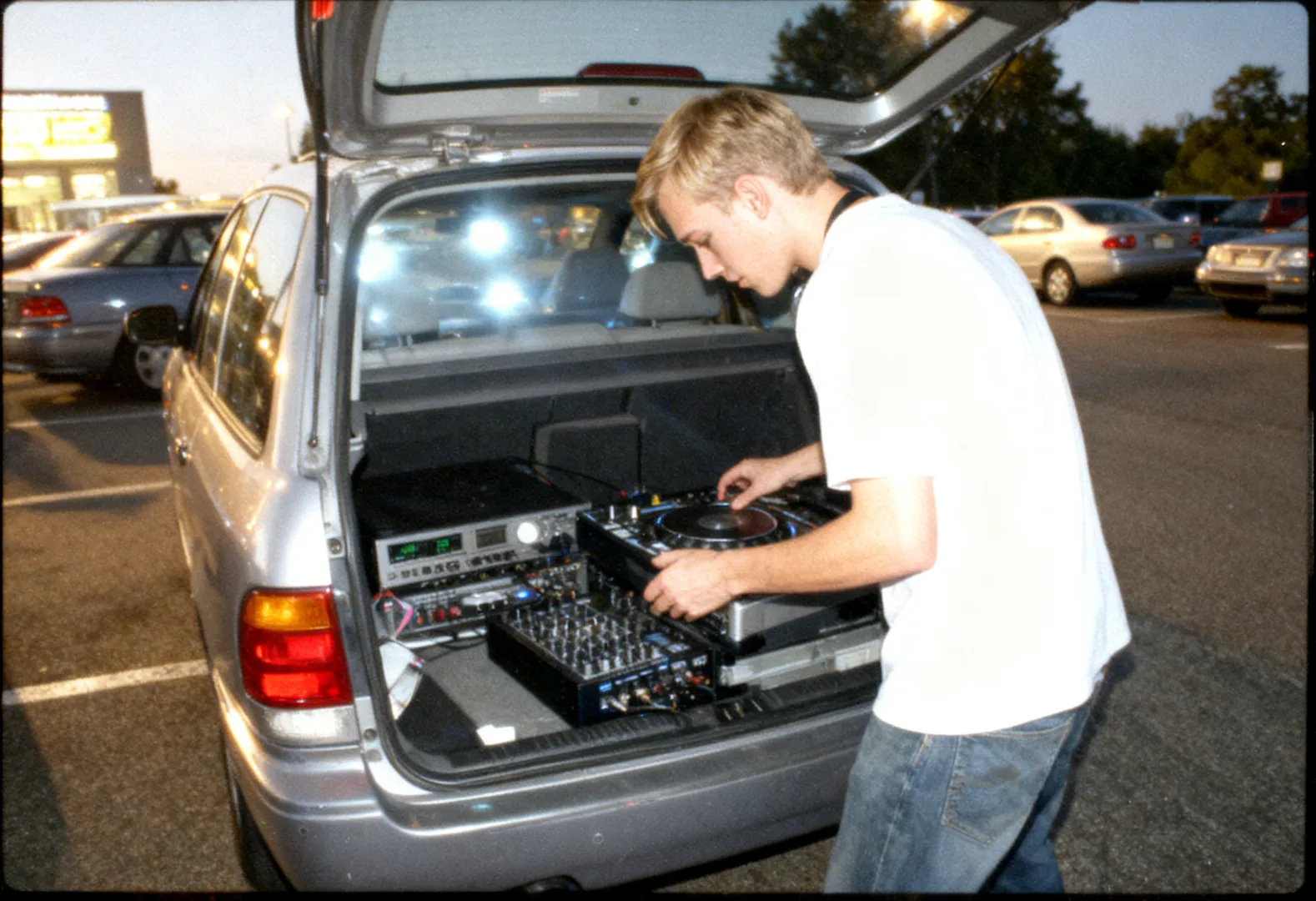 DJ Marek B. — wesela, osiemnastki, imprezy firmowe